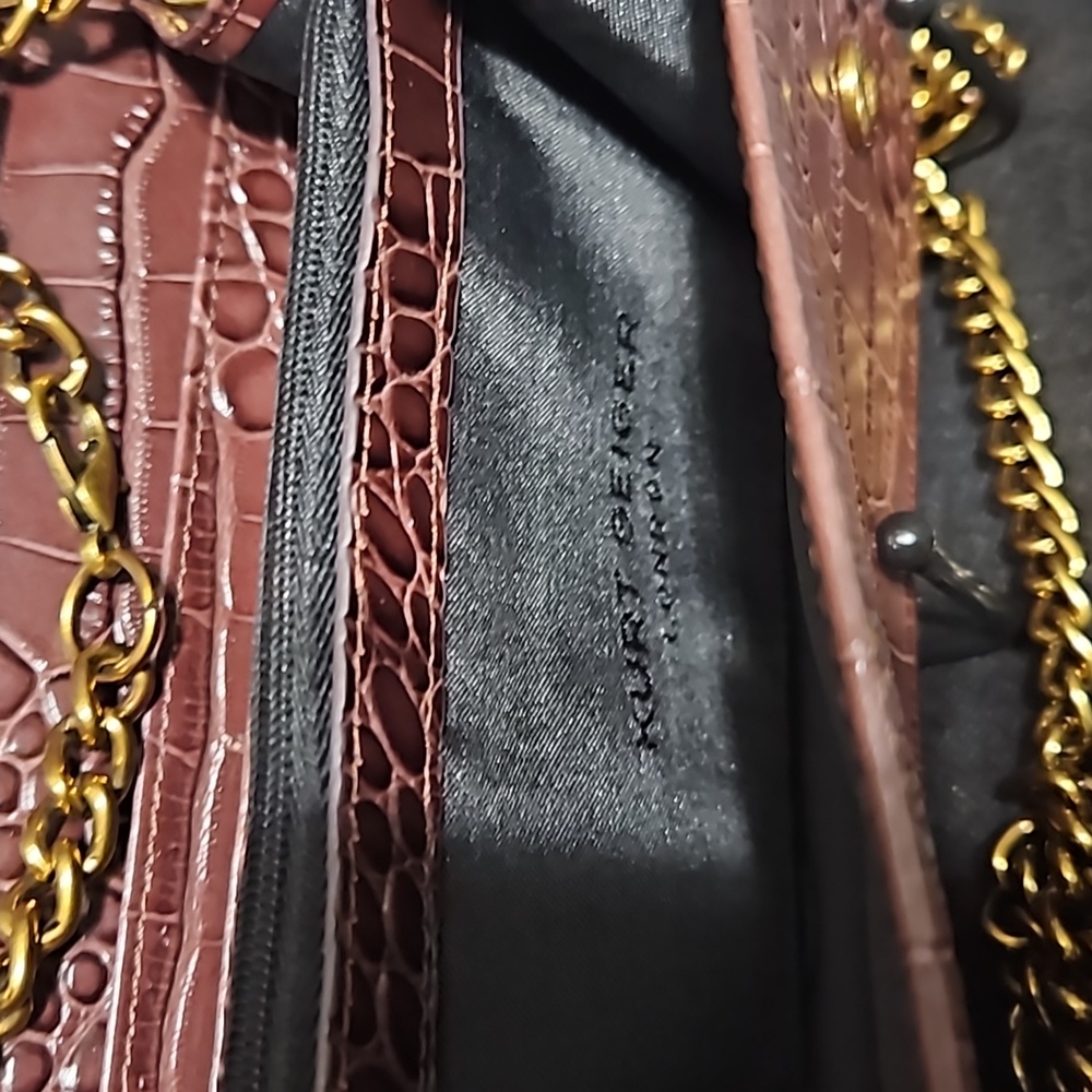 KURT GEIGER LONDON EUC Croc embossed wallet with crossbody chain and dust bag🔥 - Picture 7 of 8